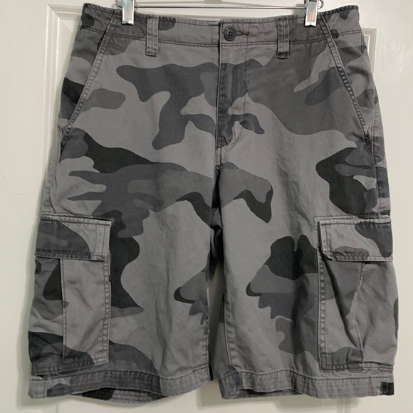 GAP Other - Gap men’s camouflage cargo shorts